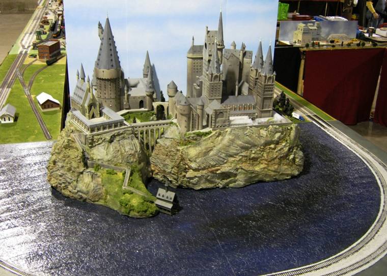 ho scale hogwarts castle