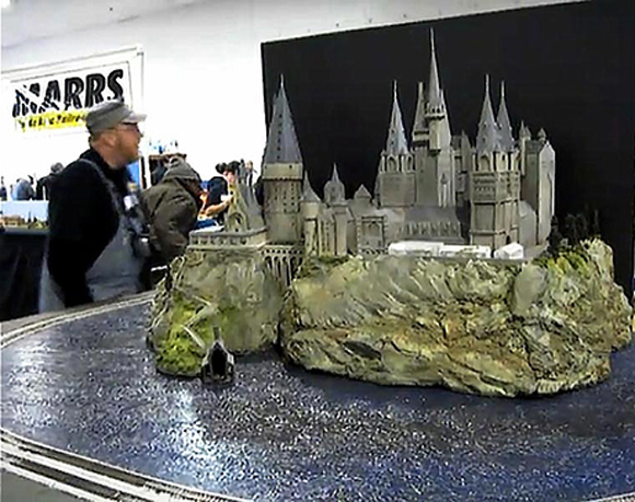 ho scale hogwarts castle