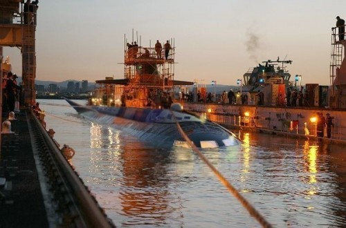Z6 SEAVIEW enters floating drydock at Point Loma, San Diego Z6 SEAVIEW enters floating drydock at Point Loma, San Diego