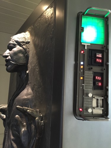 NBG_HAN_CARBONITE_003