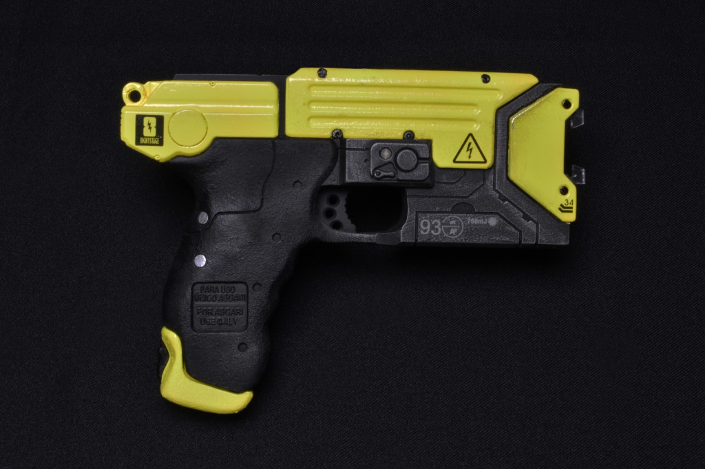 Helios_Models_Lighting_Taser_Gun_2